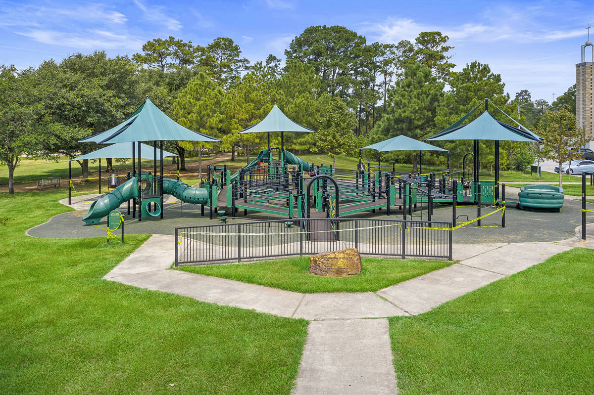 Garden Oaks Commercial Establishments and Parks
