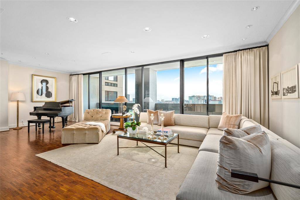 Warwick Towers Condos For Sale