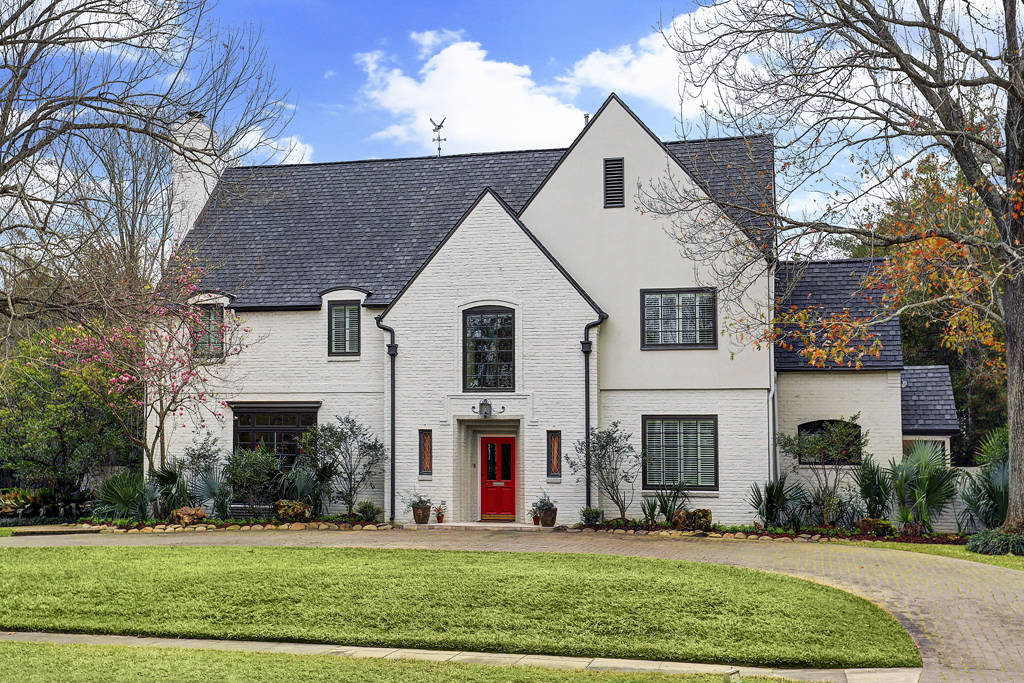 Commute: 40+ Minutes From Exxon Mobil Campus