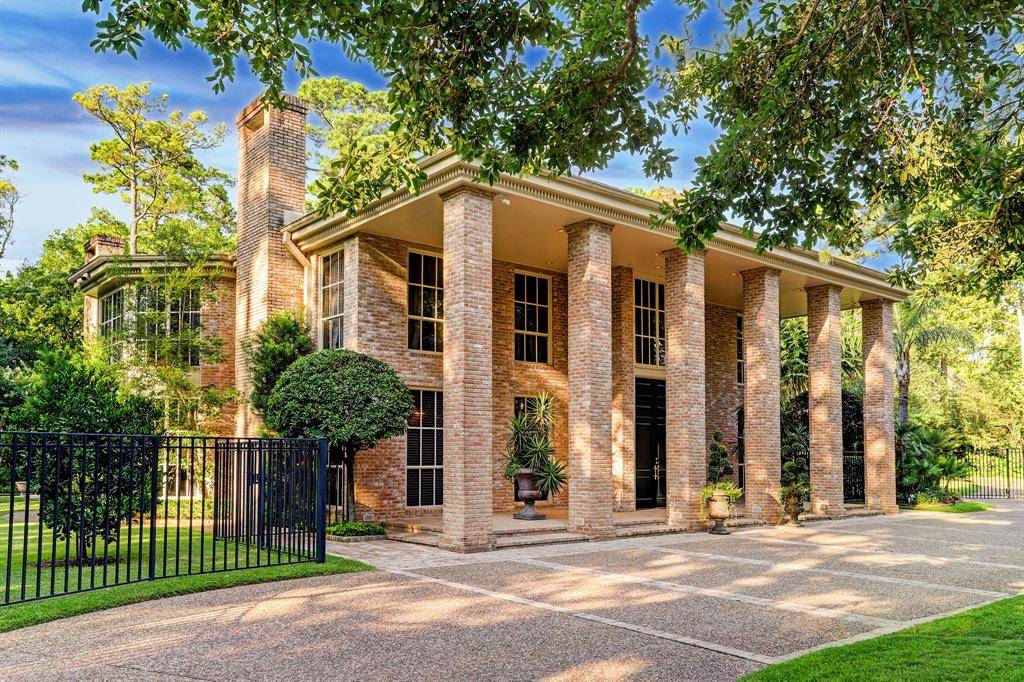 River Oaks Real Estate Guide