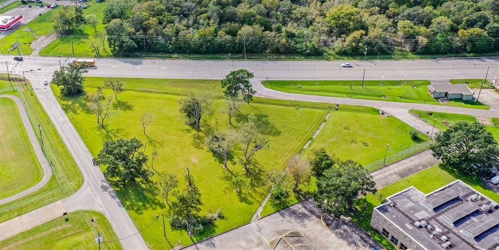 1.57 Acres in City of Brazoria