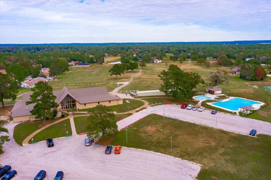 Westwood Shores is a 1,200+ acre waterfront residential resort community on Lake Livingston. About 80 miles from Houston, 23 miles from Sam Houston State University, and 48 miles from the Casino.