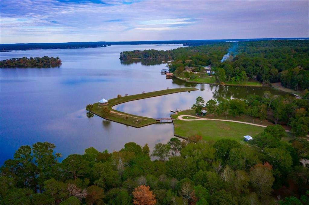 Each lot comes with a country club membership. Members pay no green fees, launch fees or tennis and pool fees.