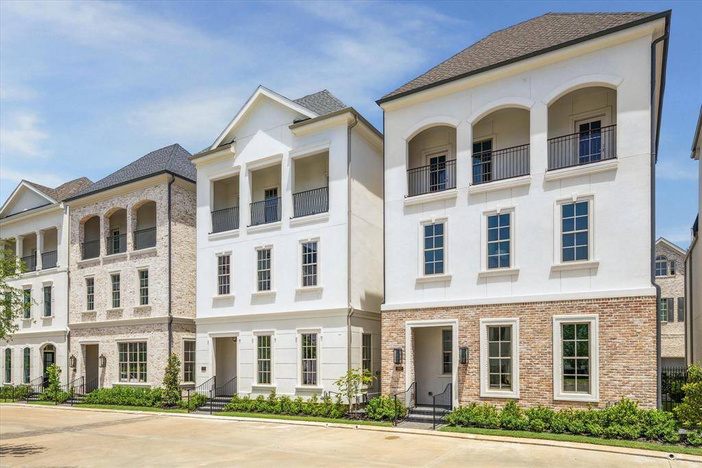 Welcome to 207 Sutton Row Place, New Construction by Pelican Builders, Inc. in Memorial Green!
