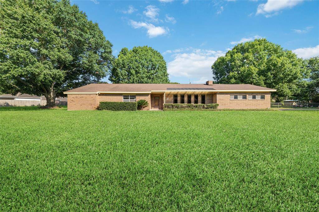 Welcome to 10615 Deval St. in Cypress, TX!