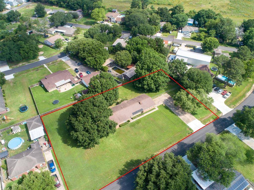 Largest lot in the neighborhood!