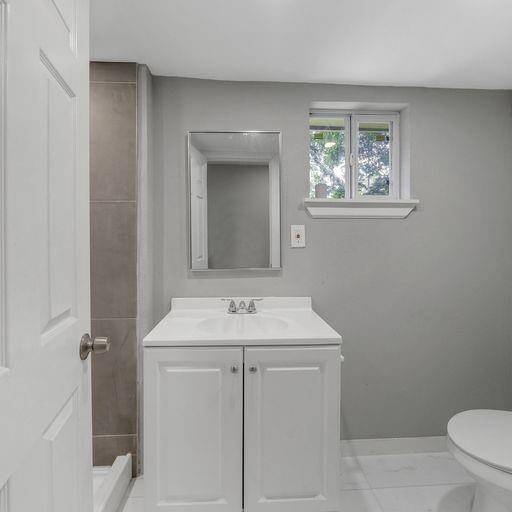 Unit B- Bathroom