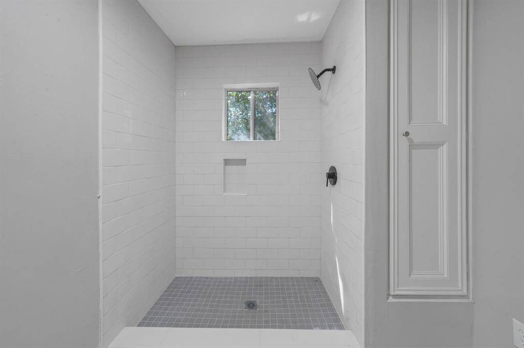Unit A- Primary Bathroom
