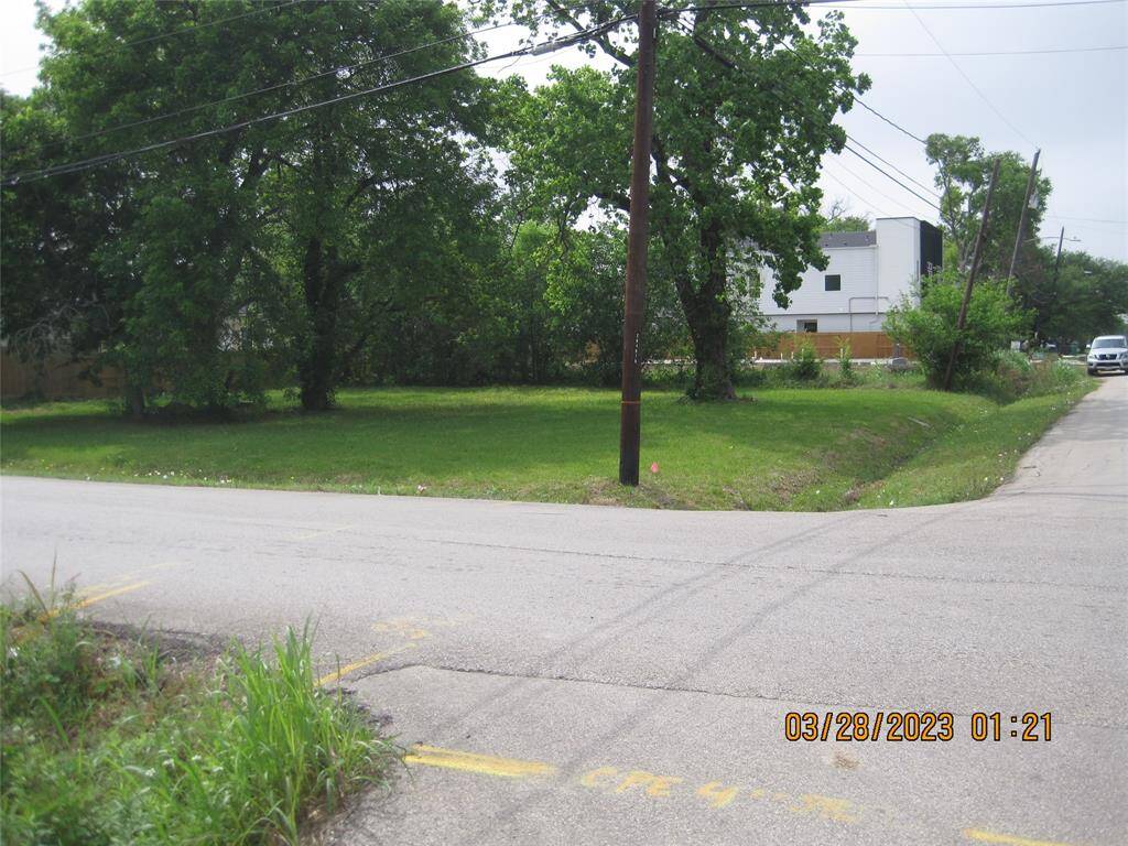 vacant corner lot