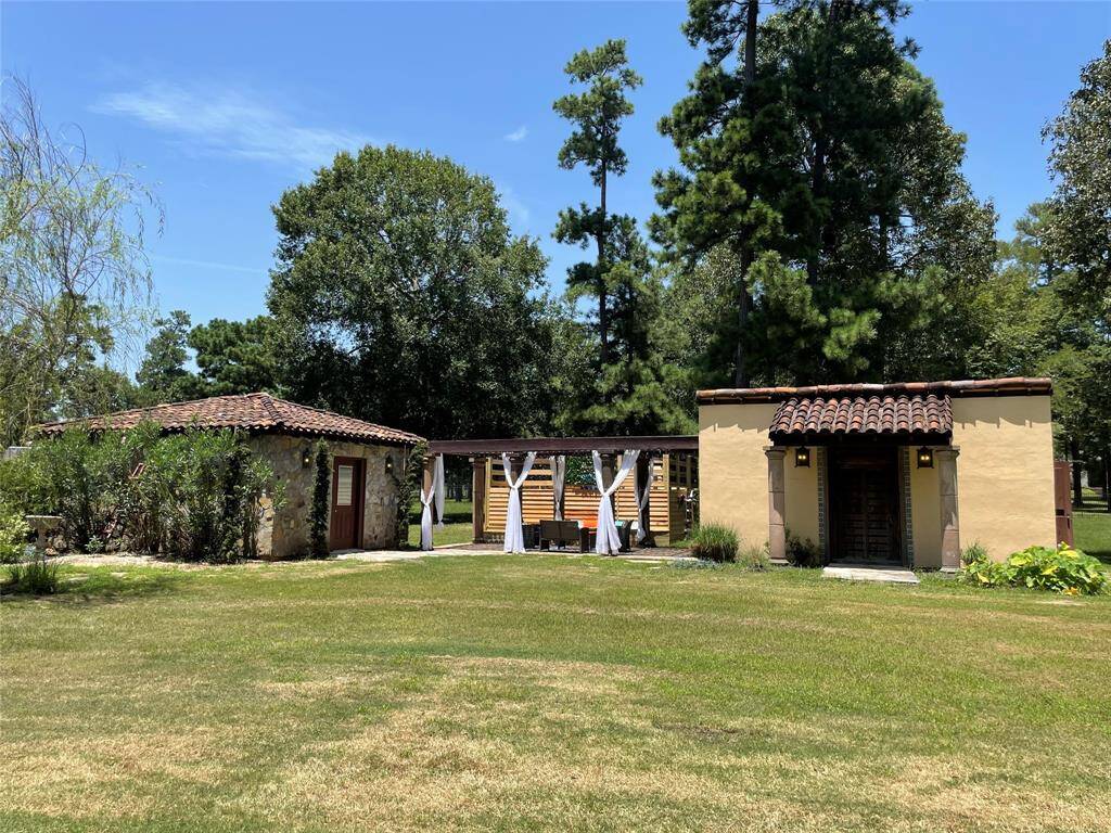 Stone kitchen (on left) is 285 sq.ft. of air conditioned space with kitchen and full bathroom.  Cantina (on right) is 200 sq.ft. ready to be adapted to your needs.