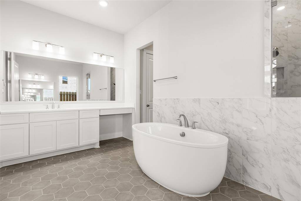 Primary bath