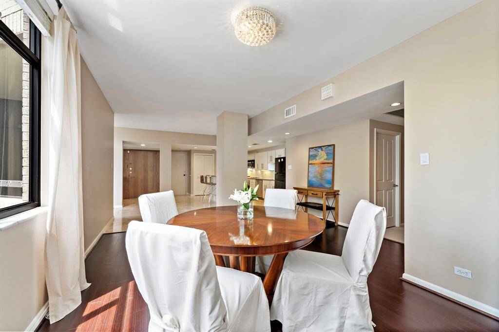 Enjoy the company of your friends and family in the formal dining area that can easily seat a large group, all while leaving plenty of room to move around.