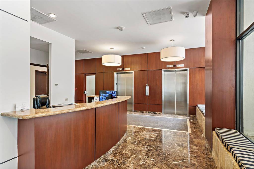 Step into the lobby area and find multiple seating areas and elevators. Enjoy the added benefits of concierge services plus card and code-controlled building access.
