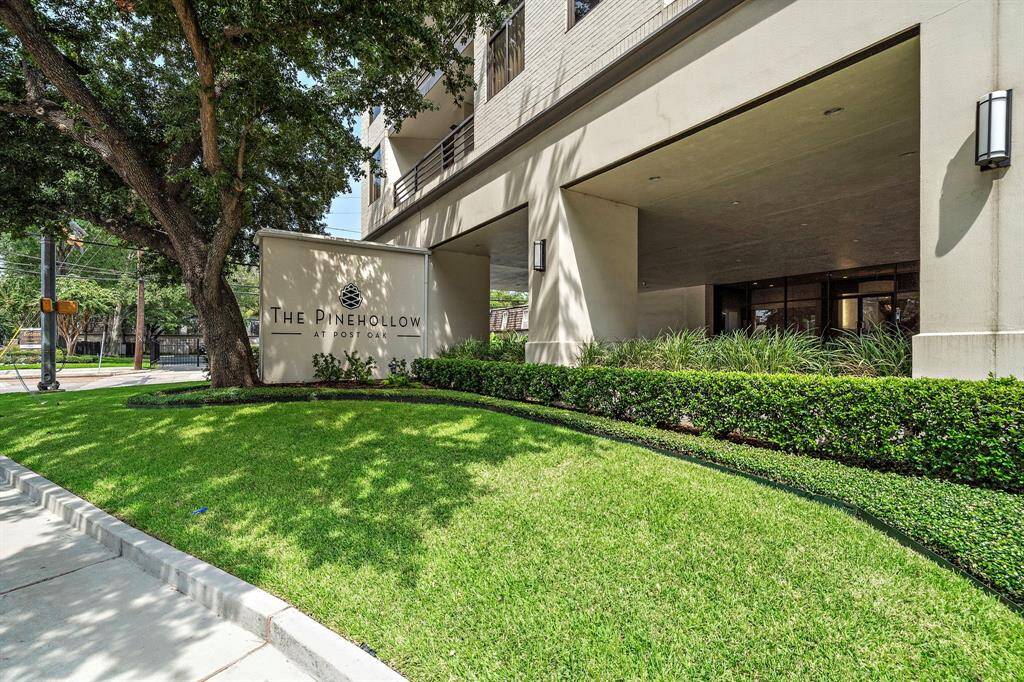 The Pinehollow is an 8-story mid-rise with 28 units situated in the Tanglewood area, offering quick access to top-rated entertainment and leisure venues in Memorial Park, Downtown, and the Galleria.