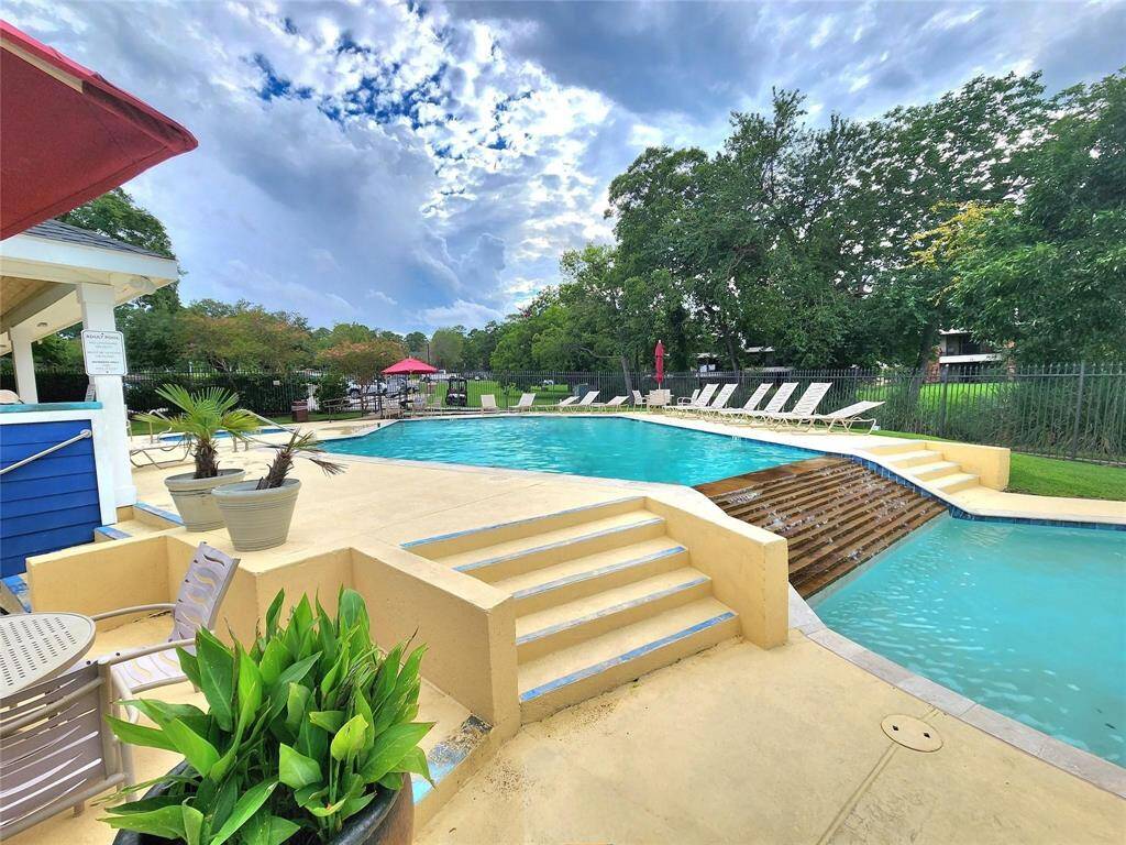 Adult pool