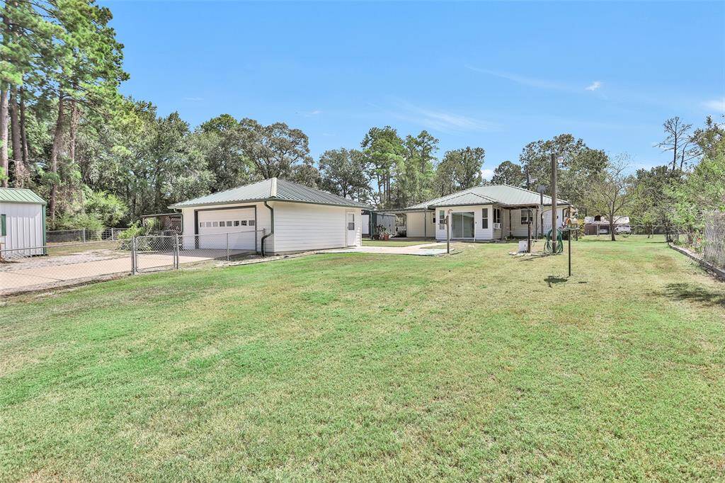 Welcome to your dream home! This spacious property offers a perfect blend of comfort and outdoor serenity. Enjoy the expansive yard, ideal for family gatherings and relaxation. Your new beginning starts here!
