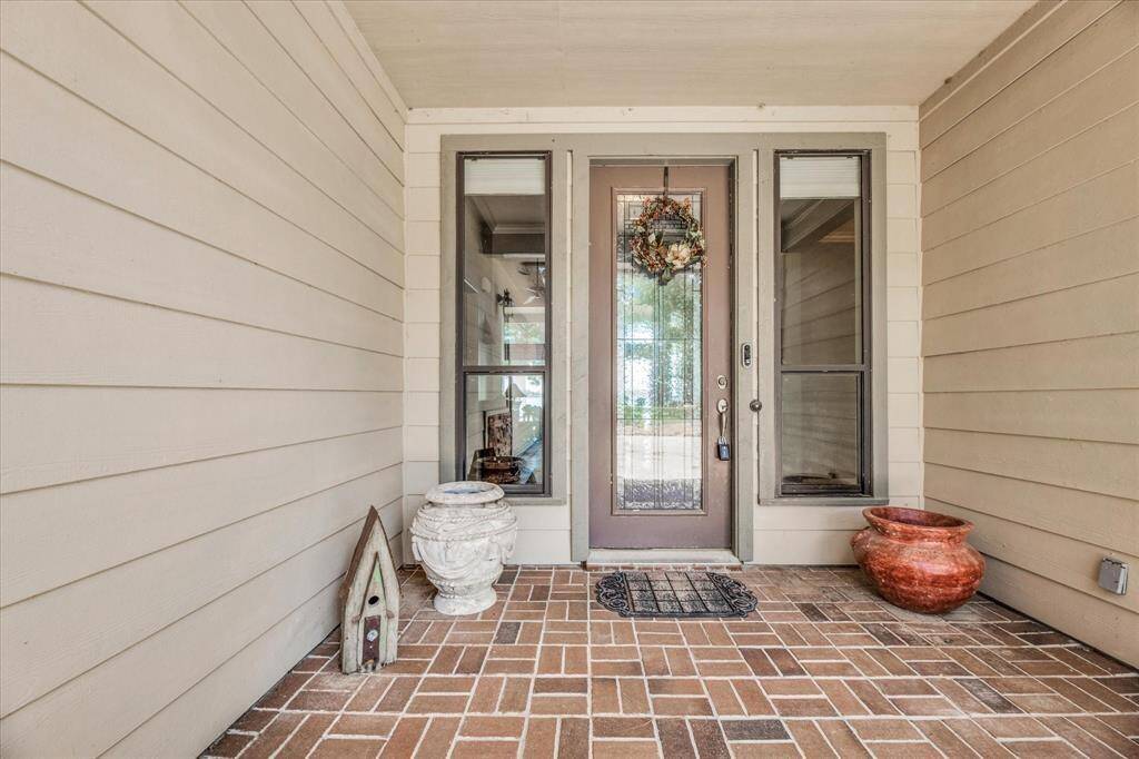 Welcoming entrance into the home.