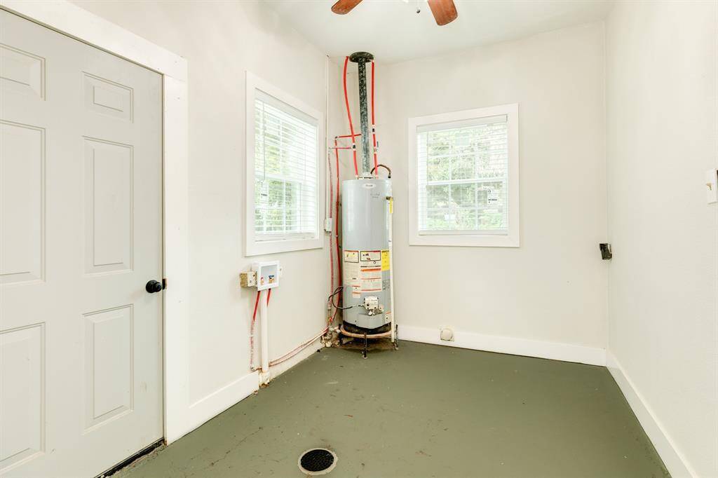 Utility Room w AC vent