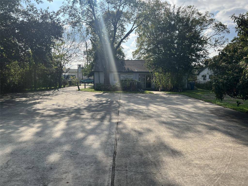Back view of Lot 7