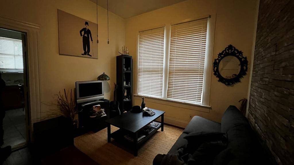1916 Summer is 1 bedroom, 1 bath.