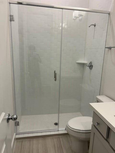 Up close view of tile flooring in main bath.
