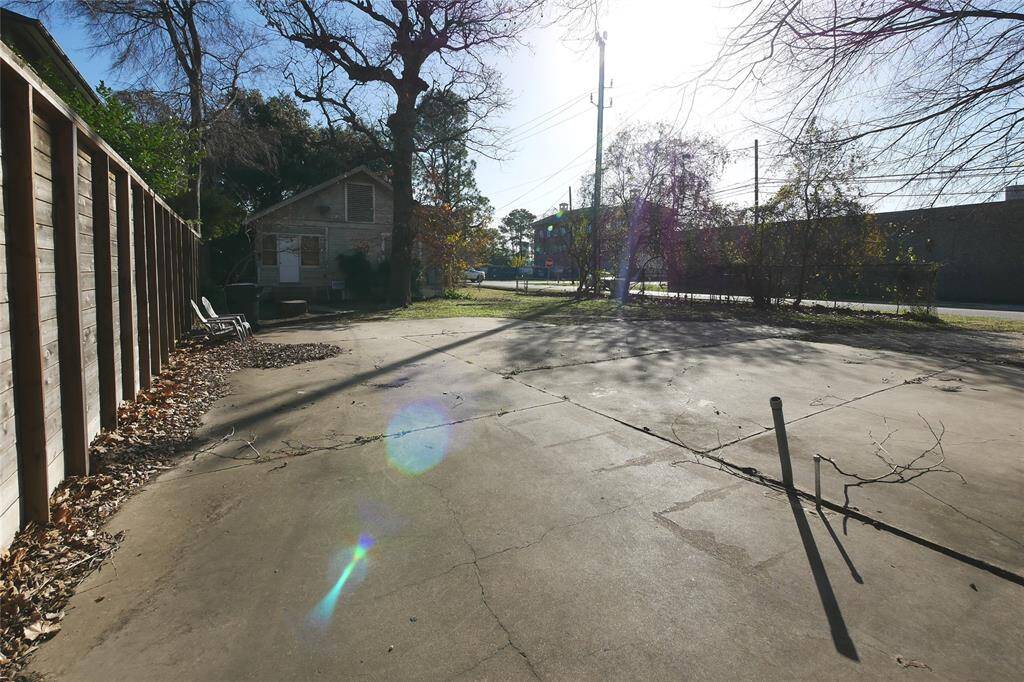 Driveway/Lot - View From Northwest Corner