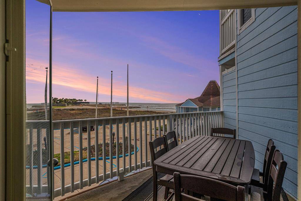This unit is only 1 of 8 in the complex with the over-sized connected balconies.