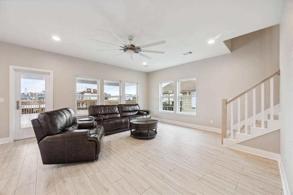 Large family room with open air deck with incredible waterways