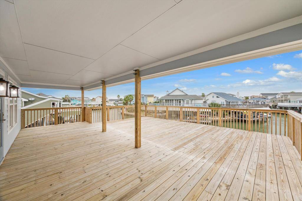 large oversized entertaining deck off of family room