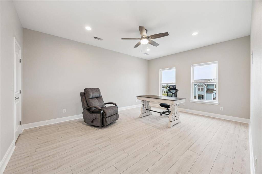 office or a#5 bedroom