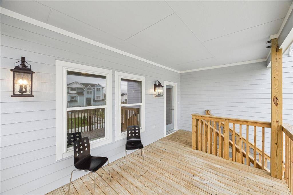streetside front porch
