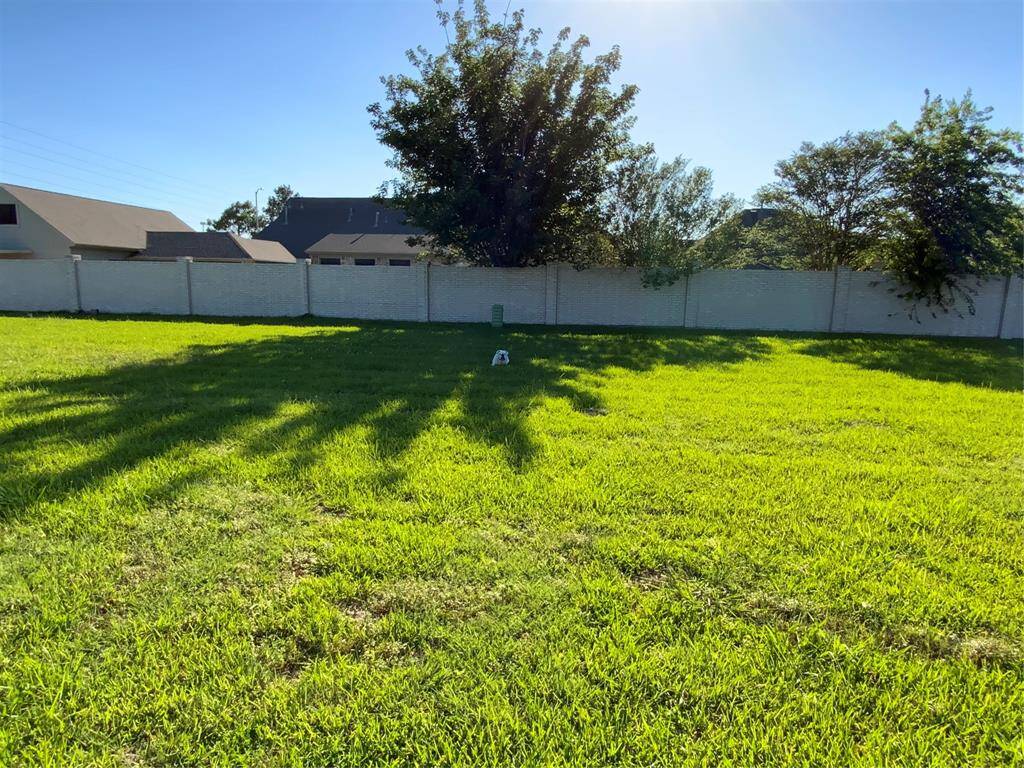 Vacant and cleared lot ready for you to build your custom dream home!