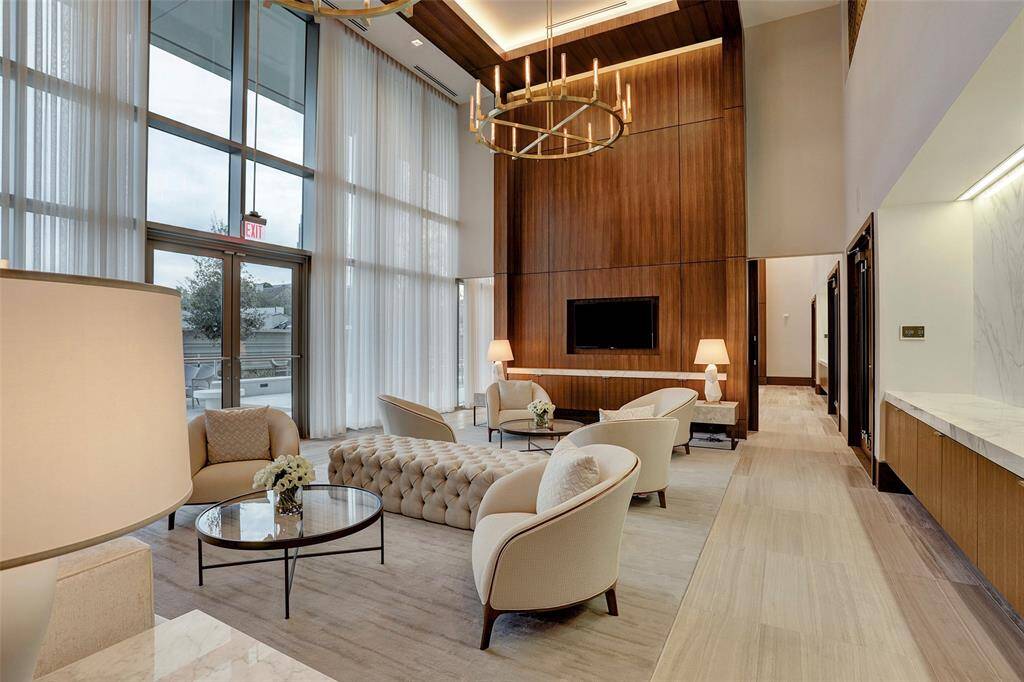 Another view of the lobby at The Wilshire.