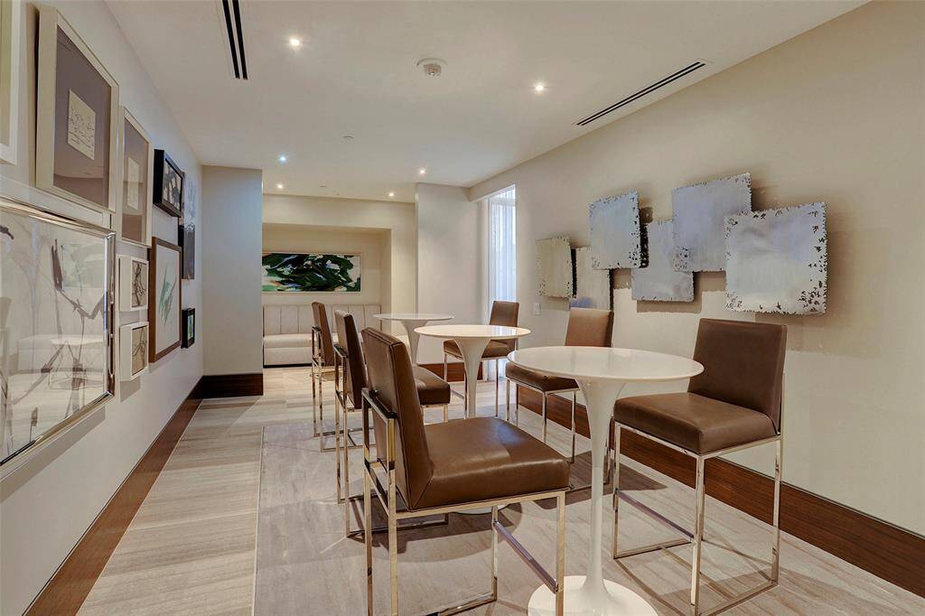 Alternate area to meet or include with adjacent party rooms.