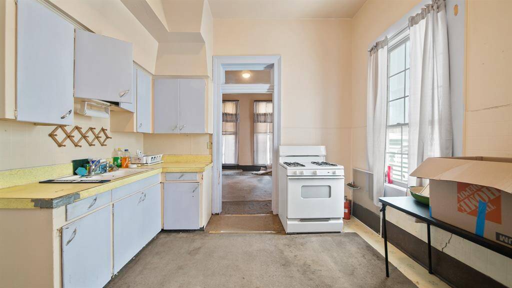 Unit 2 Bathroom