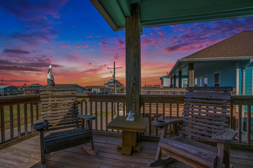 Relax at this well maintained home located in a quiet neighborhood in Crystal Beach.