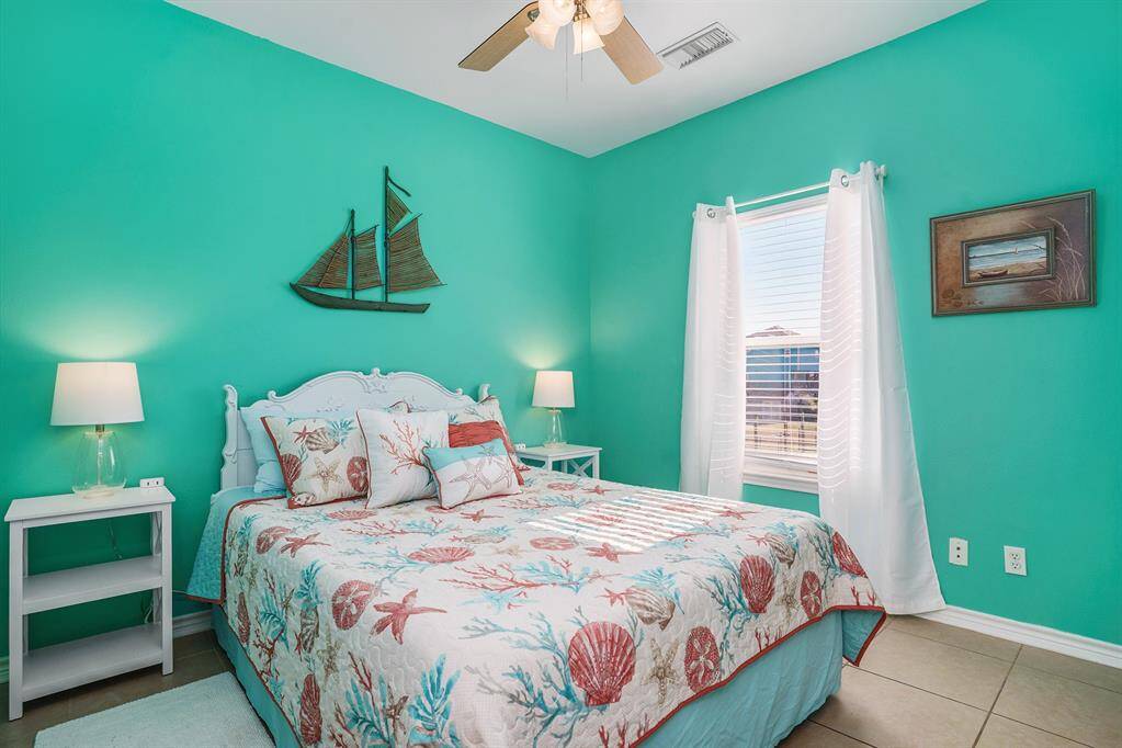Secondary bedroom