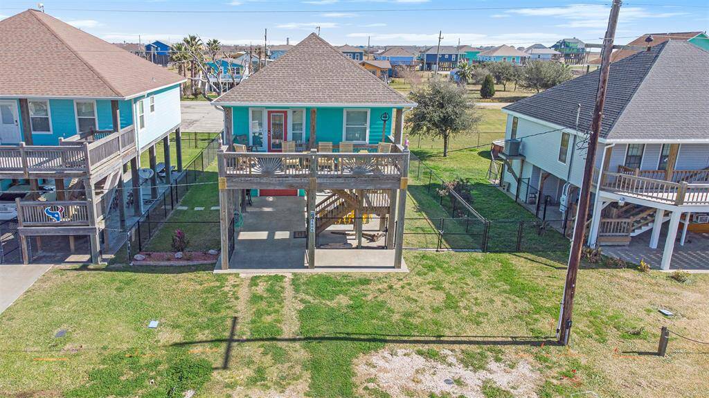 Well designed house located just a short walk from the beach.