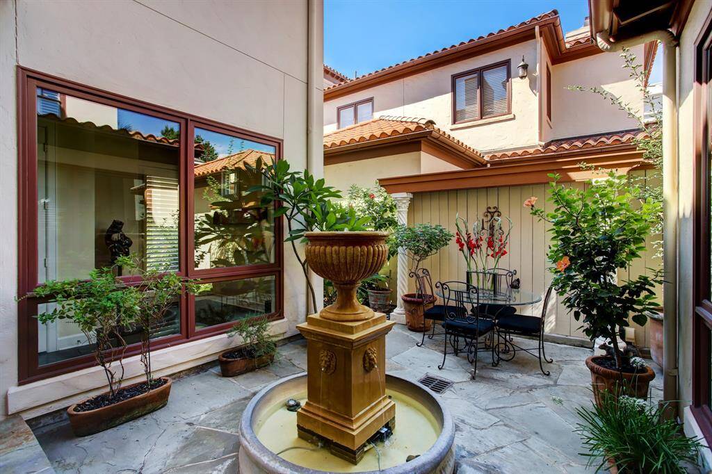 Enjoy your private retreat for morning coffee time or evening unwind!