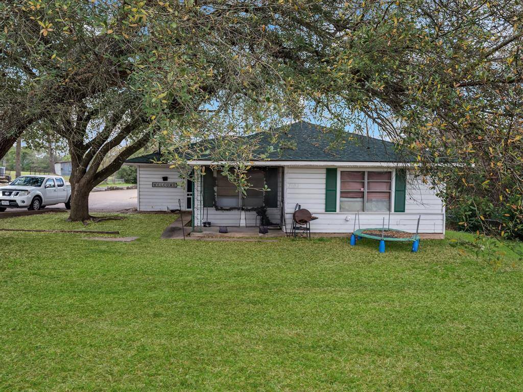 Front view from Montgomery Road