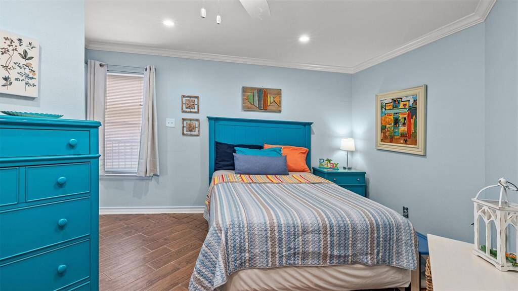 Guest bedroom