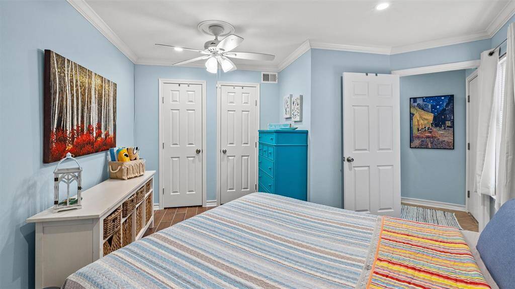 2 closets in the guest bedroom