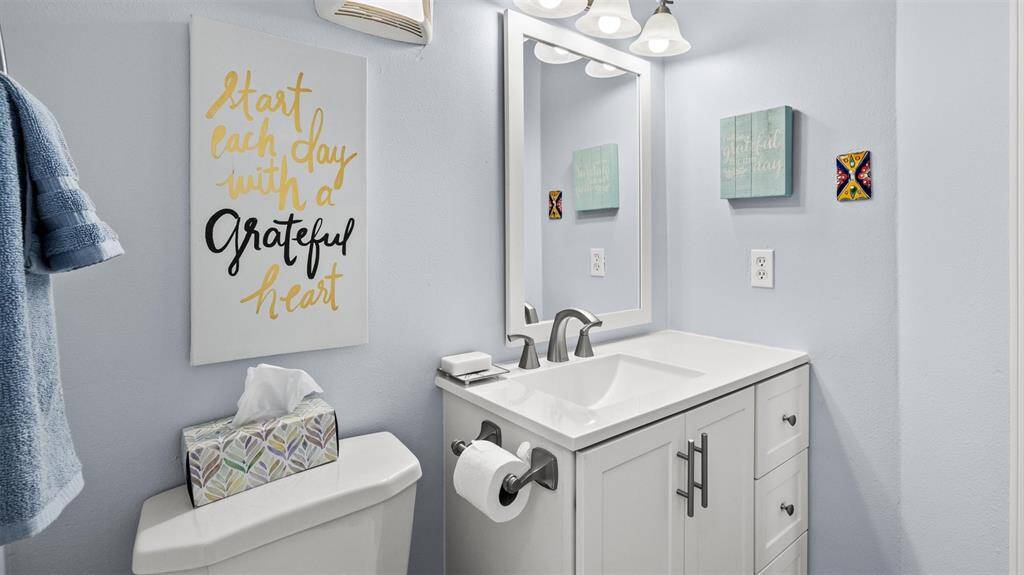 Hollywood bath shared