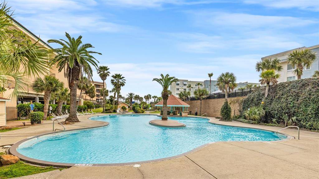 1 of 3 beautiful pools