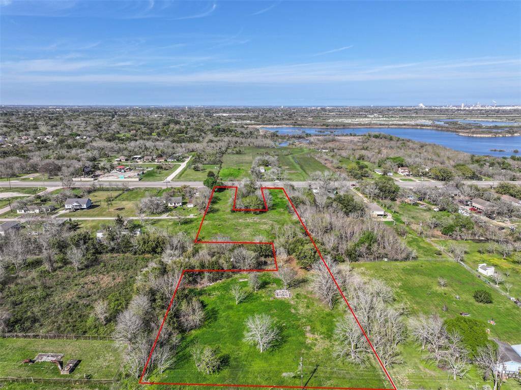 Prime Highway 6 frontage road ready for you to build!!