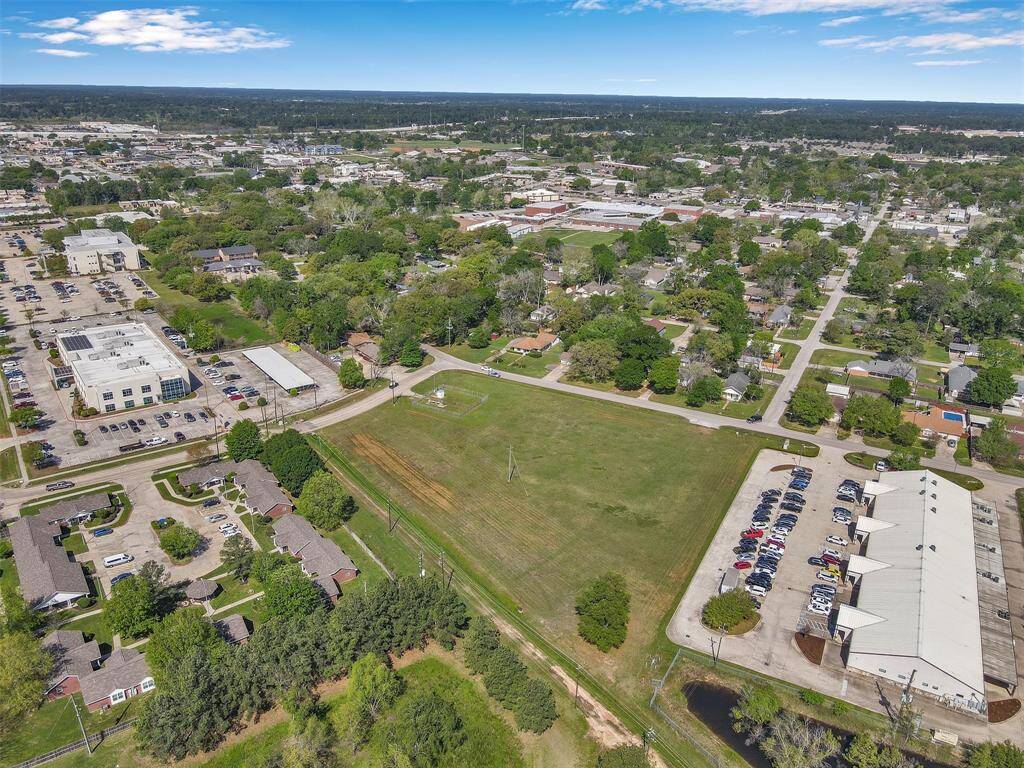 The old Tomball Library used to be built here.