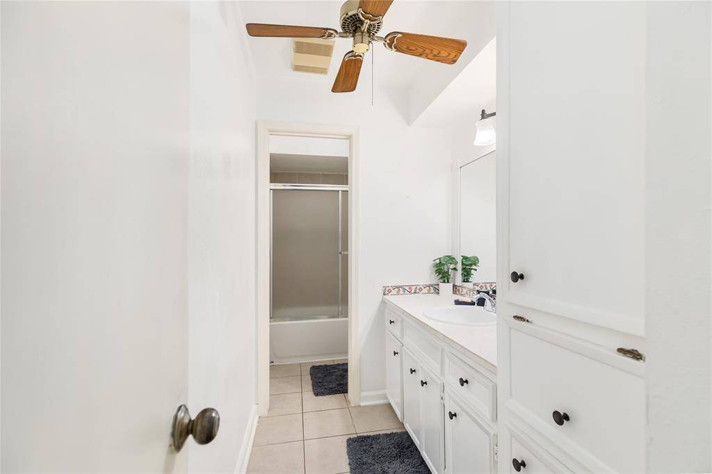 2nd Bathroom