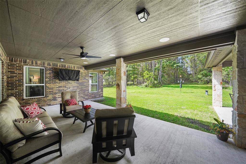 Wonderful quiet living.  Views of the private backyard.