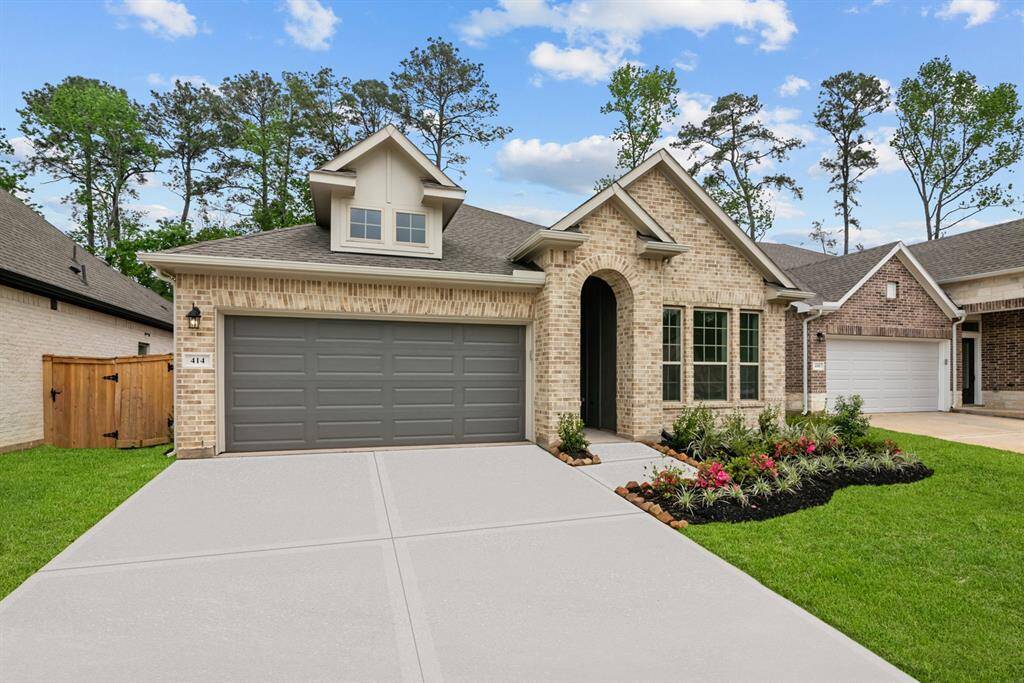 Welcome to The Cloverstone by David Weekley Home. Move-In-Ready Now!