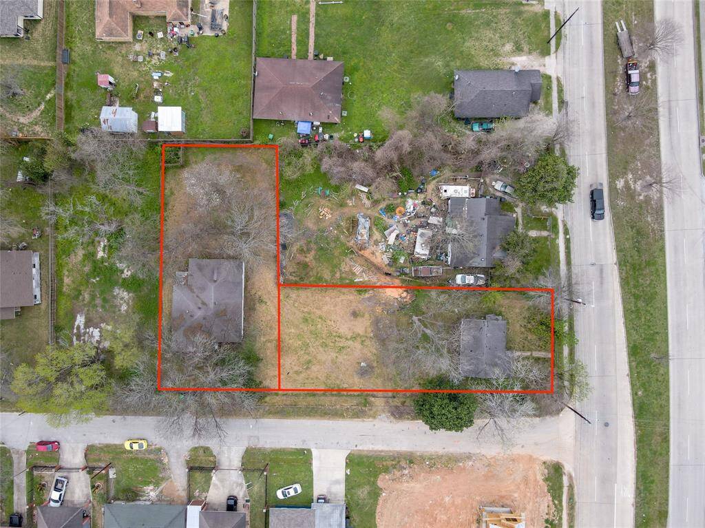 Adjacent lot for sale. Corner lot also available – see separate listing.